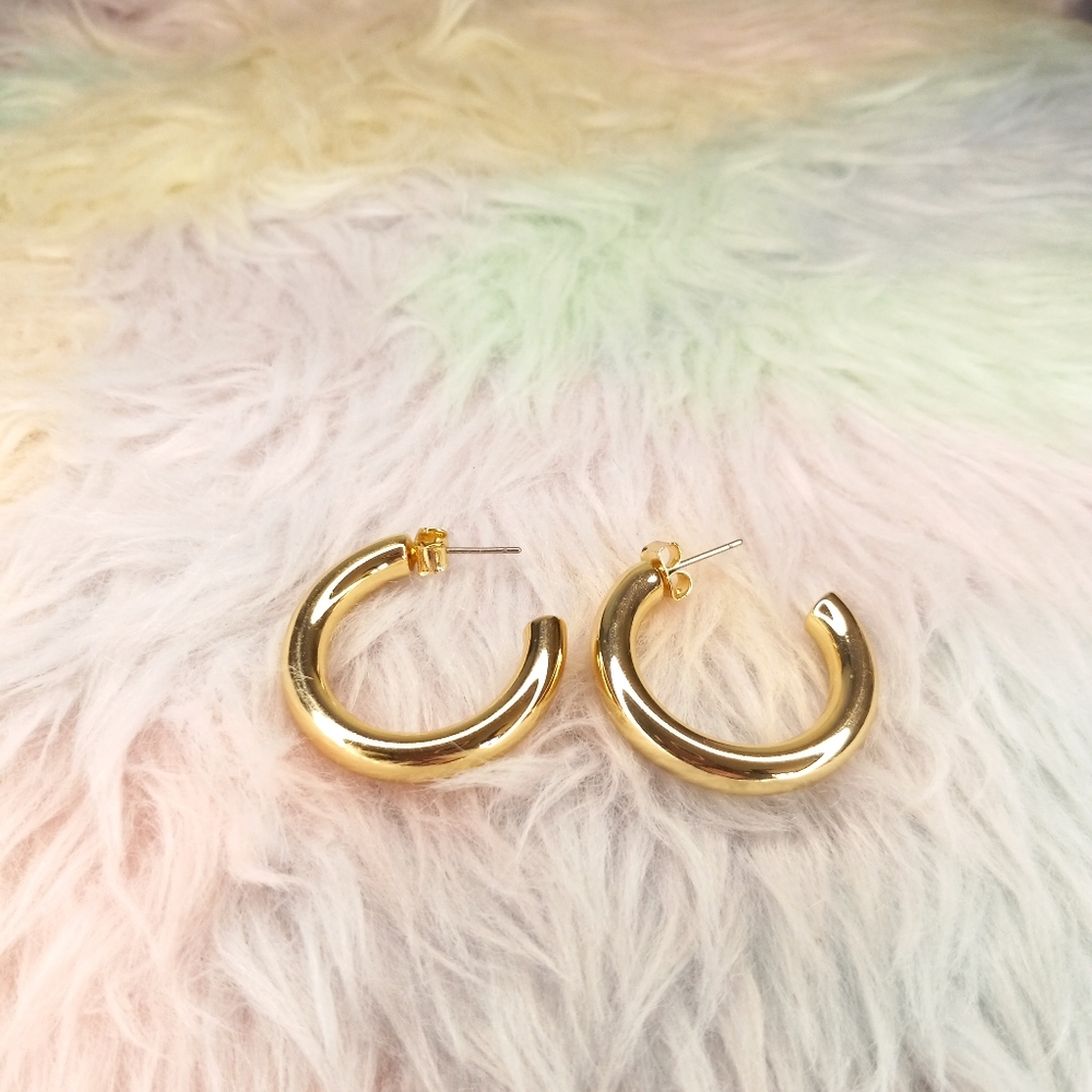 a new day Thick Pipe Hoop Earrings EUC - Picture 2 of 4